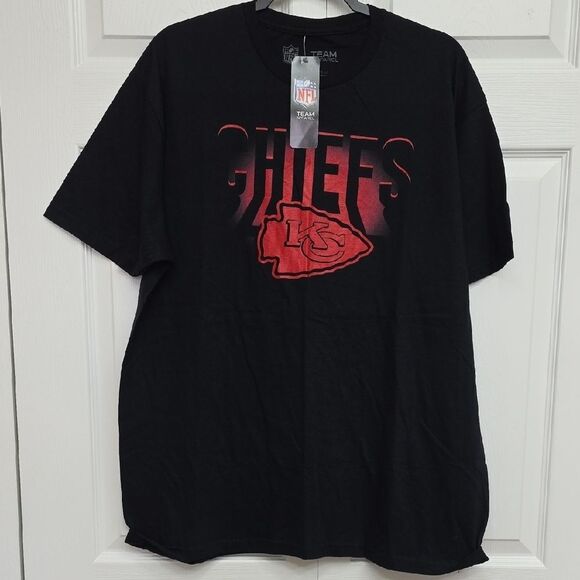 NFL Chiefs Black and Red Graphic Tee - Picture 3 of 7